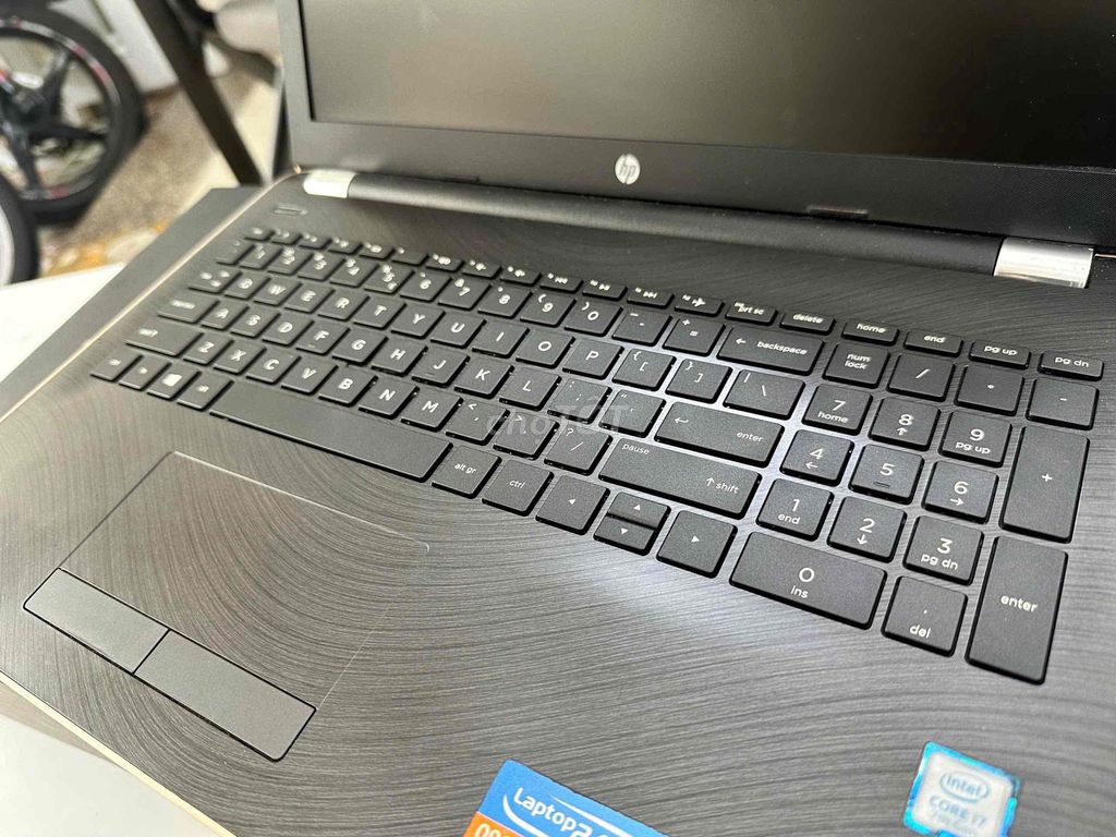 HP 15s i7-7500U vga rời AMD 2g ram 12gb game ngon