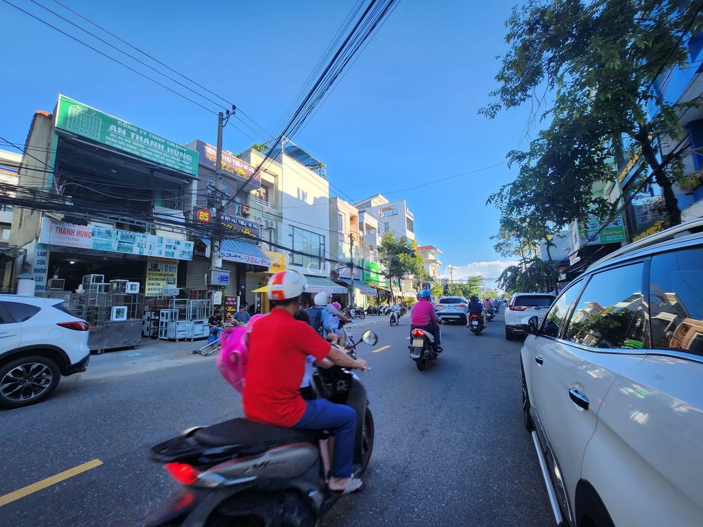 BÁN NHÀ ĐẸP MỚI DỌN VÀO Ở NGAY–NÚI THÀNH –SÁT PHAN THÀNH TÀI –CẦU RỒNG