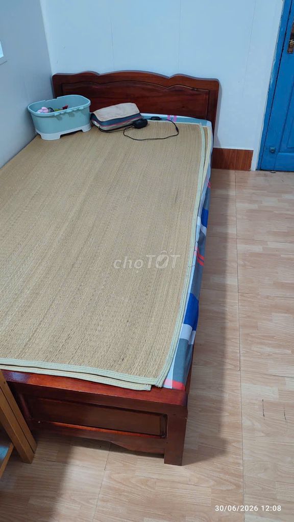 Giường gỗ Nâu 1m x 1.9m có đệm. Mua bán Giường, chăn ga gối nệm tại Quận Hải An Hải Phòng được đăng bởi Lưu Hảo hình 1