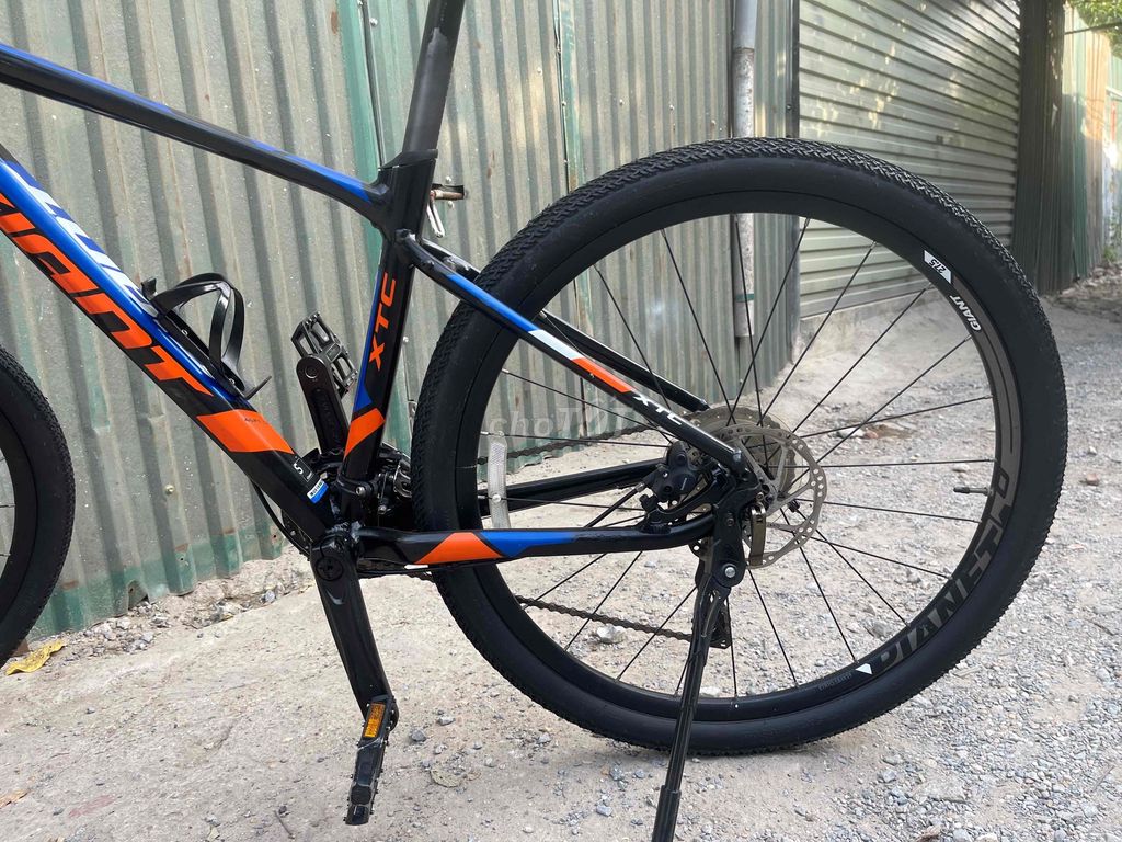 Xe đạp địa hình Giant XTC 800 Nhôm. Mua bán Xe đạp tại Quận Thanh Xuân Hà Nội được đăng bởi Sơn Lâm Bike 30 Ngõ 345 Khương Trung HN hình 4