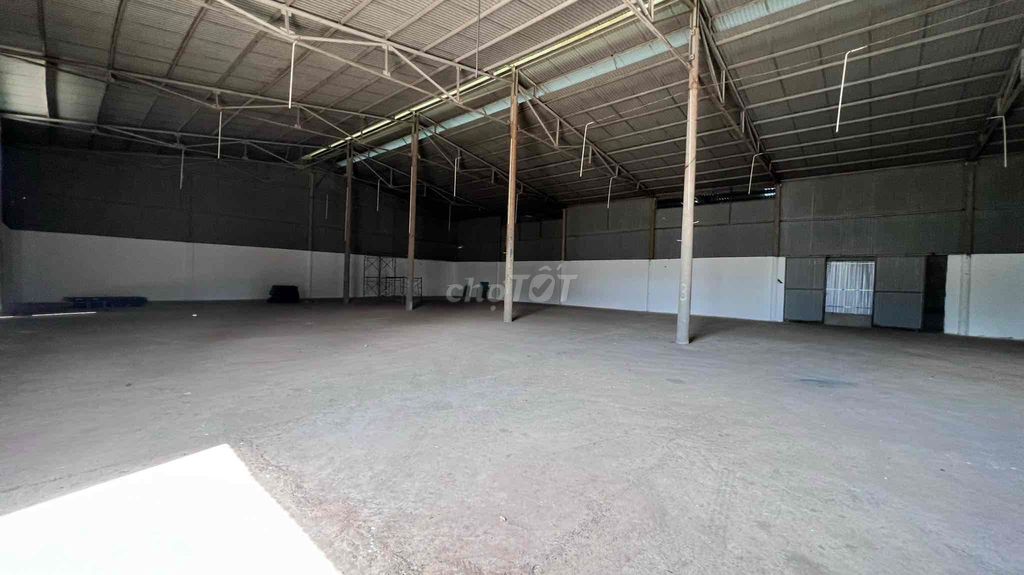 Cho thuê kho xưởng sầu riêng 3000m2 sân 2000m2 km28 ql26 krong pắc