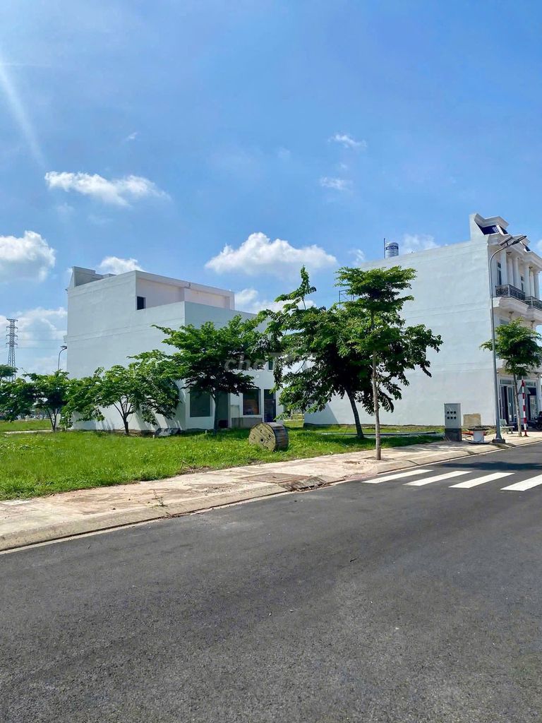 Chính chủ gửi bán đất ngay trường THPT Tân Bình, kinh doanh được ngay