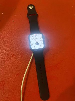 Apple Watch SE ít dùng mới keng
