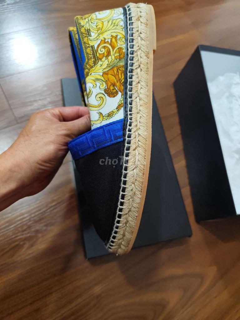 Giày lười Versace Vải Đen, vàng, xanh 40-41. Mua bán Giày dép tại Quận Cầu Giấy Hà Nội được đăng bởi Nguyễn Anh Thuật hình 1