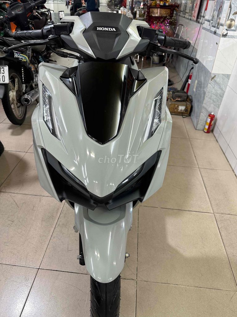 vario 160cc mua 2023 thắng ABS màu xám xi măng. Mua bán Xe máy tại Quận 8 Tp Hồ Chí Minh được đăng bởi A. Hải hình 1