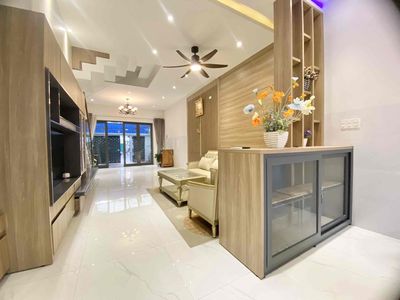 Аренда · 5 комн. · 100 м² · Thành phố Nha Trang, ул. Lê Hồng Phong