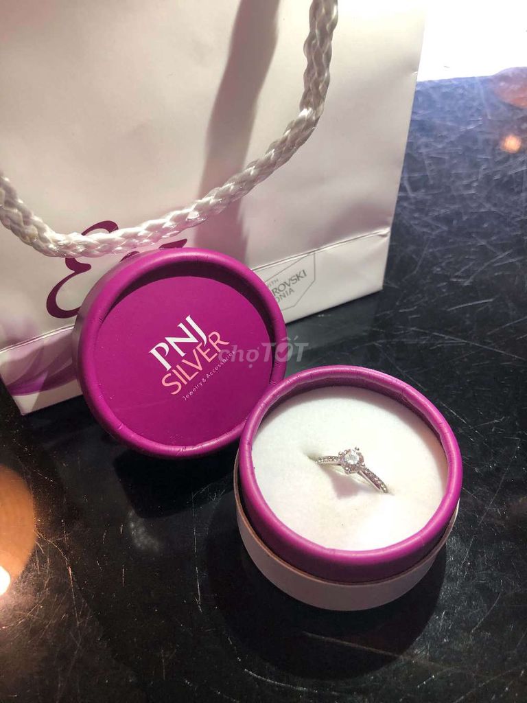 Nhẫn PNJ Bạc Nữ Mới. Mua bán Phụ kiện thời trang khác tại Huyện Gò Công Tây Tiền Giang được đăng bởi Bích Trâm hình 1