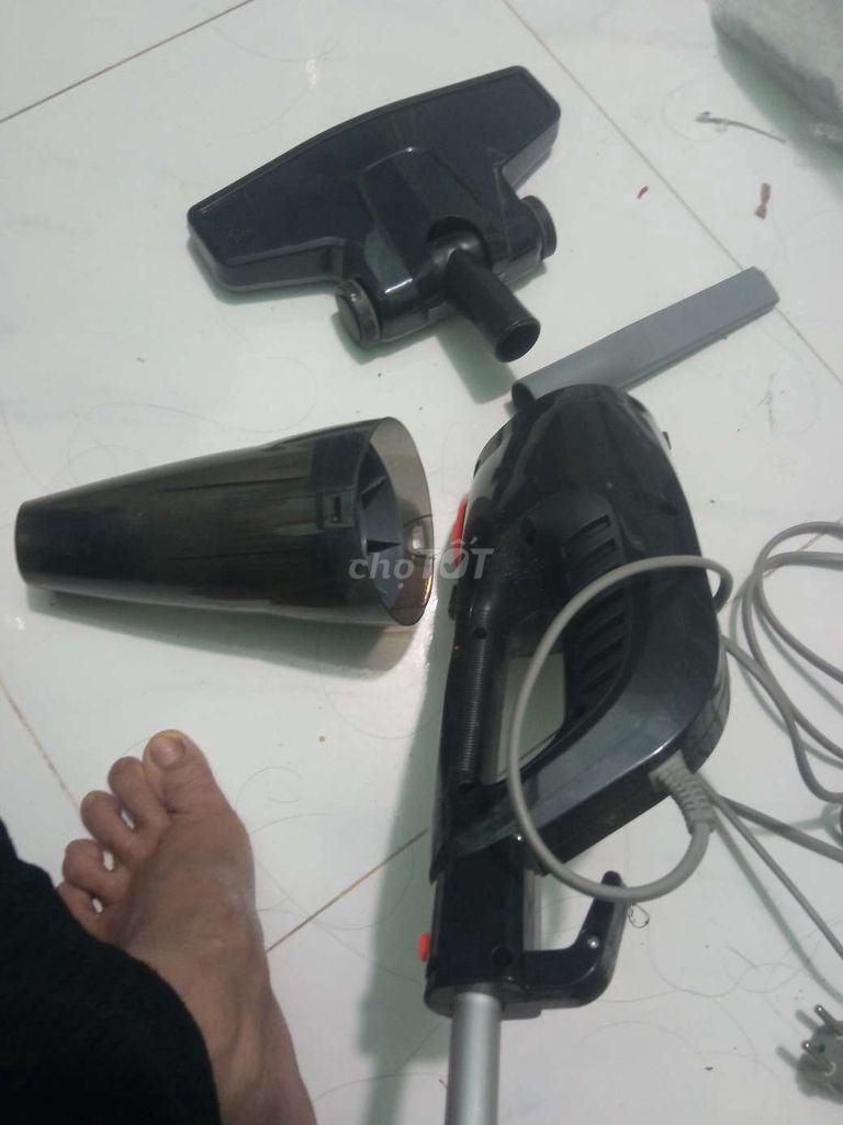Máy hút bụi màu Đen. Mua bán Thiết bị vệ sinh, nhà tắm tại Quận Bình Thuỷ Cần Thơ được đăng bởi Ha Truong hình 1