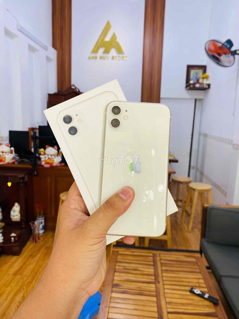 iPhone 11 64gb Vn/a zin ốc đẹp 99%, pin 100 🤩🤩