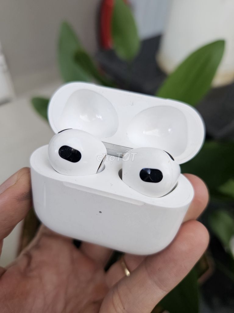 Tai nghe Apple AirPods 3 Trắng Bluetooth. Mua bán Tivi, Âm thanh tại Thành phố Bảo Lộc Lâm Đồng được đăng bởi Cuong Nguyen hình 1