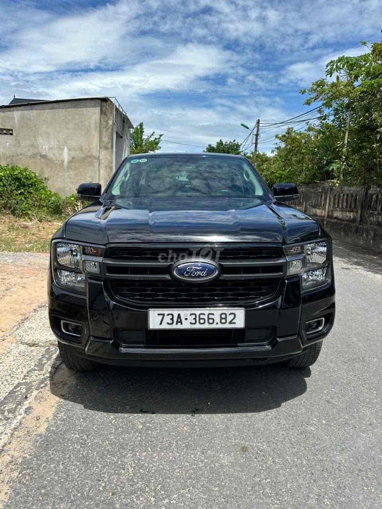 Ford Ranger 2023 XLS 2.0L 4x2 AT - 34000 km. Mua bán Ô tô tại Thành Phố Đồng Hới Quảng Bình được đăng bởi Minh Ngọc DTK hình 10