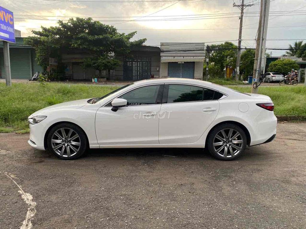Mazda 6 2021 Signature Premium 2.5 AT - 70000 km. Mua bán Ô tô tại Huyện Định Quán Đồng Nai được đăng bởi Anh kiệt hình 3