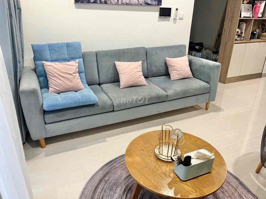 Bàn ăn và sofa (3tr5 mỗi món)