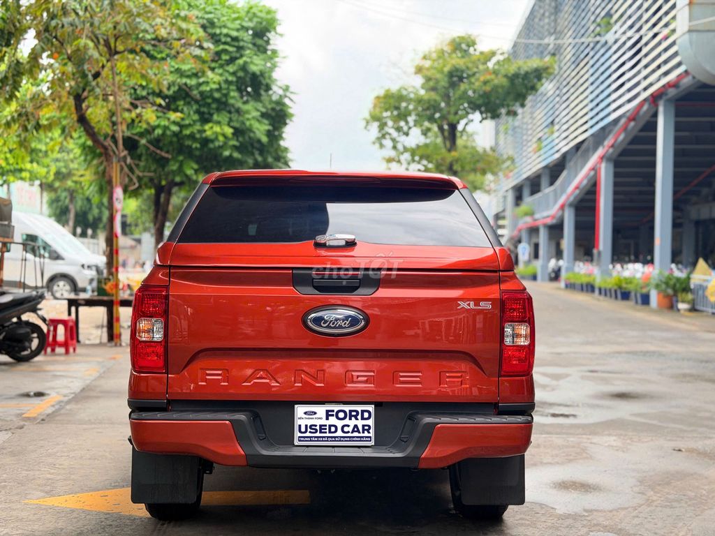 Ford Ranger XLS AT 2024 Tự động Đỏ cam