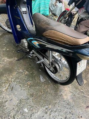 cần bán như hình giấy tờ đầy đủ May em. Mua bán Xe máy tại Thành phố Tân An Long An được đăng bởi nguyen tuyet