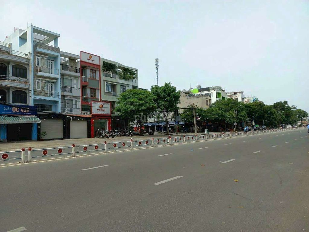 NHÀ MẶT TIỀN TÊN LỬA NGANG 4,5M.