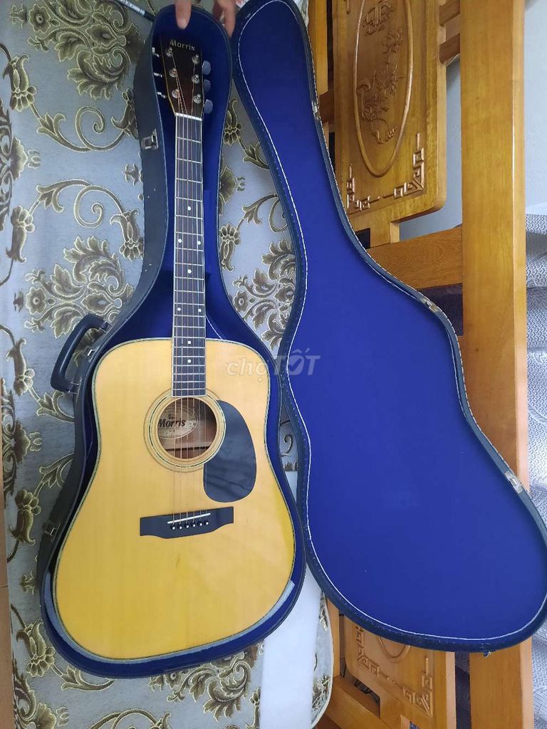 Cần bán lại cây đàn guitar Morris W30