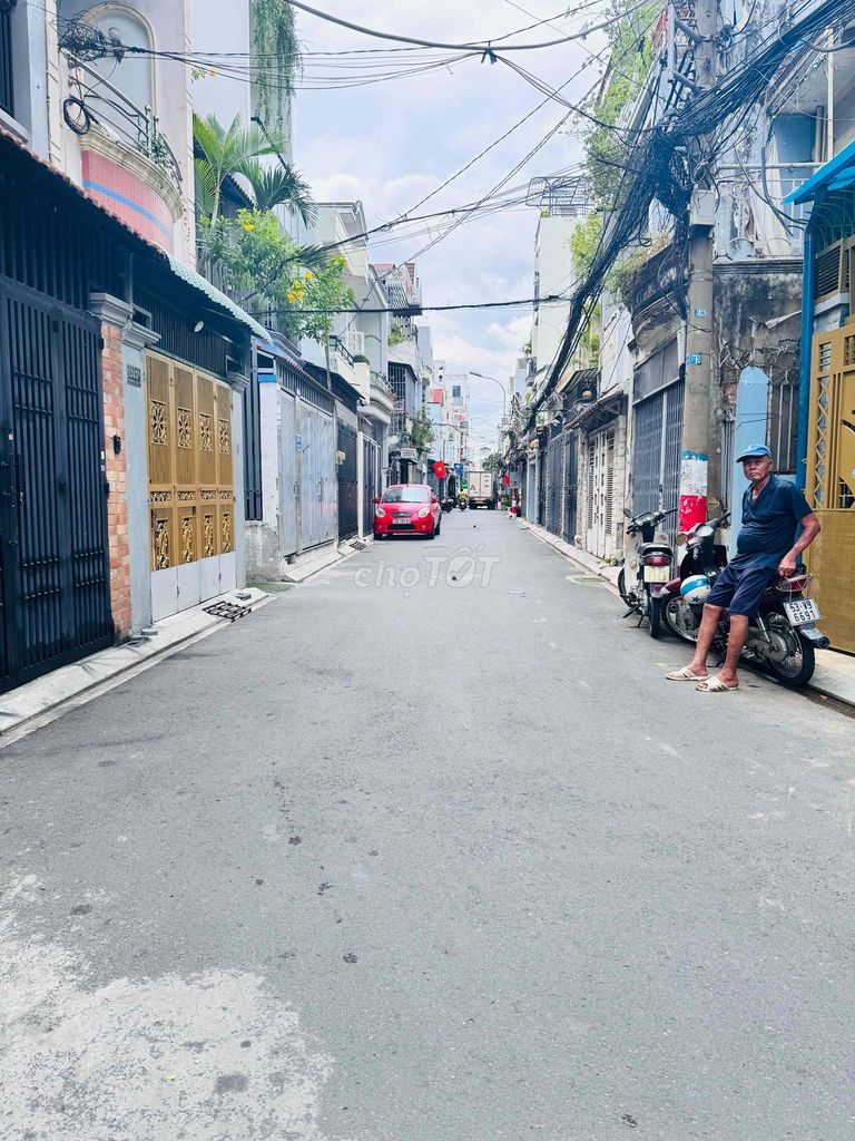 GẦN SÂN BAY ,EMART ,5×15 ,XE HƠI ĐỖ CỬA ,KHU SẦM UẤT ,NHỈNH 5 TỶ