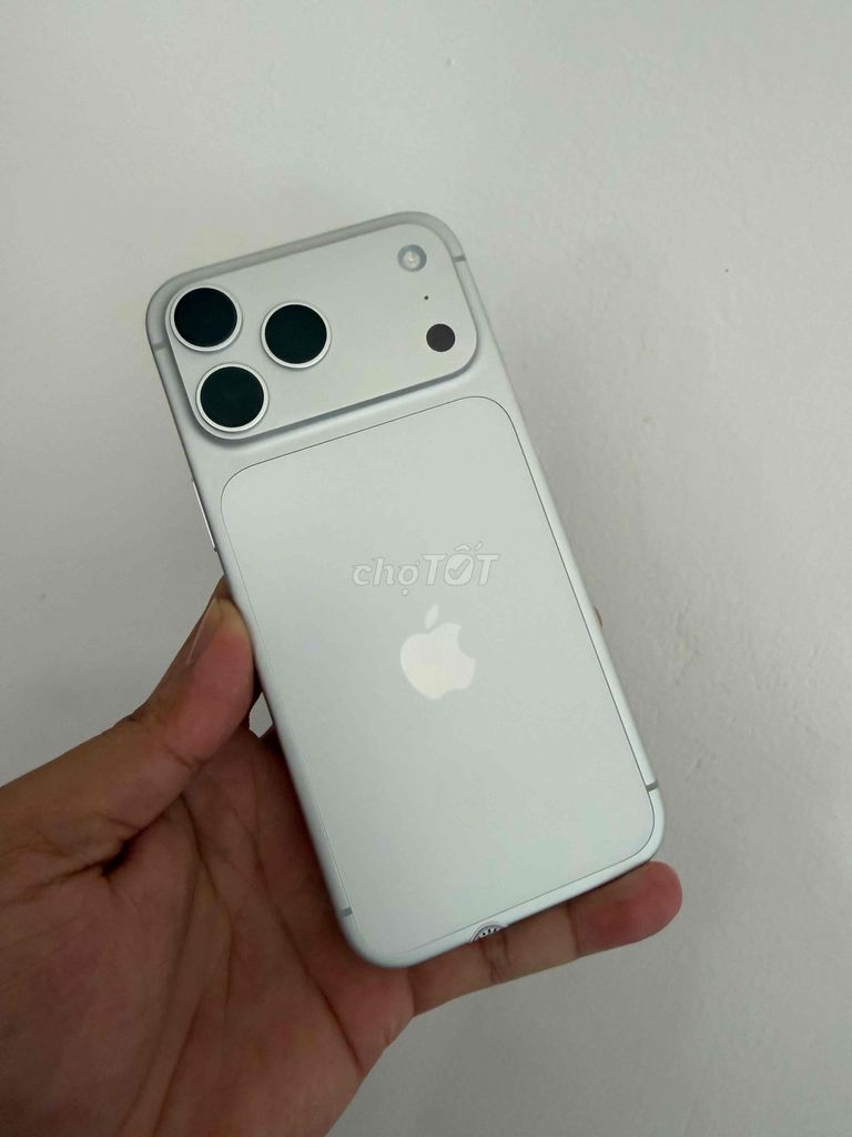 Apple iPhone 17 Promax 256GB Bạc 100% pin. Mua bán Điện thoại tại Quận Cẩm Lệ Đà Nẵng được đăng bởi HOÀNG SỸ APPLE hình 1