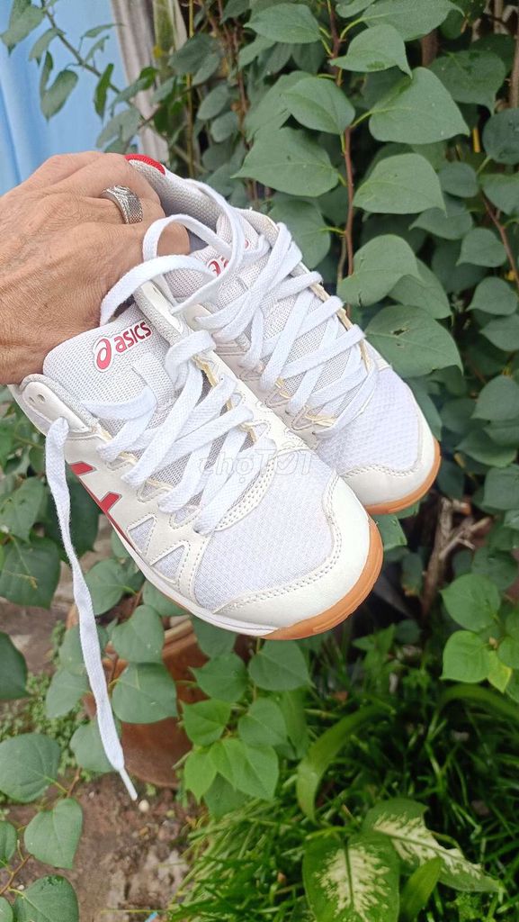Giày thể thao Asics Trắng Đỏ. Mua bán Giày dép tại Huyện An Phú An Giang được đăng bởi THẮNG ĐỒ DA hình 1