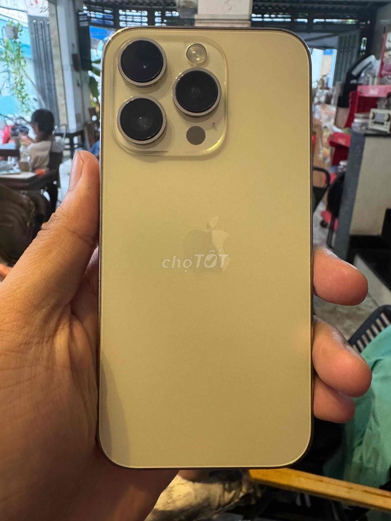 Apple iPhone 14 Pro 256GB Vàng. Mua bán Điện thoại tại Quận Tân Bình Tp Hồ Chí Minh được đăng bởi Tony Chung Q10 Q11 hình 1