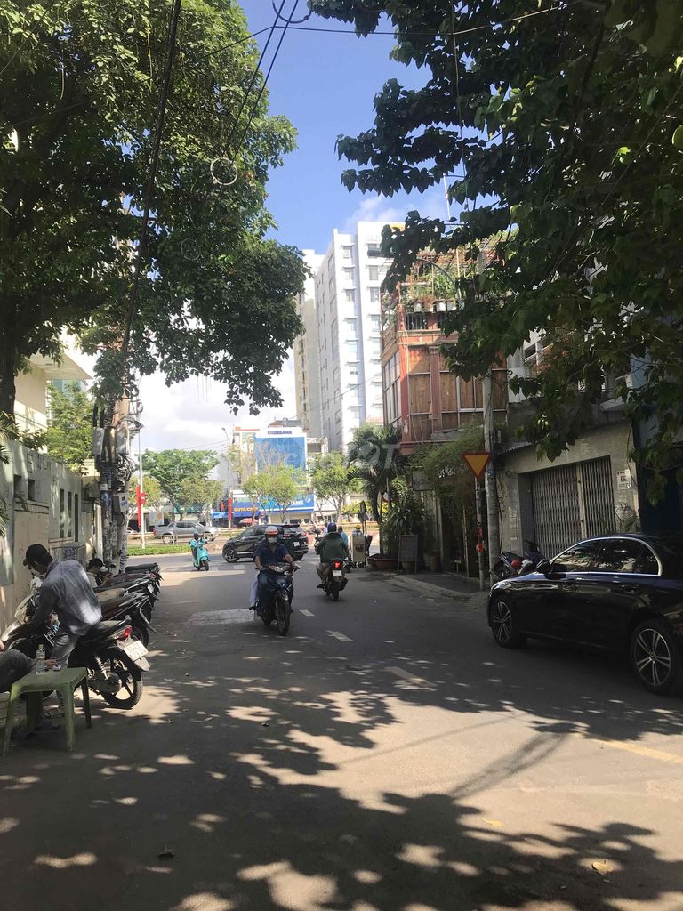 Cho thuê nhà 1 trệt lầu mặt Tiền Nguyễn cửu Vân, P17, Bình Thạnh