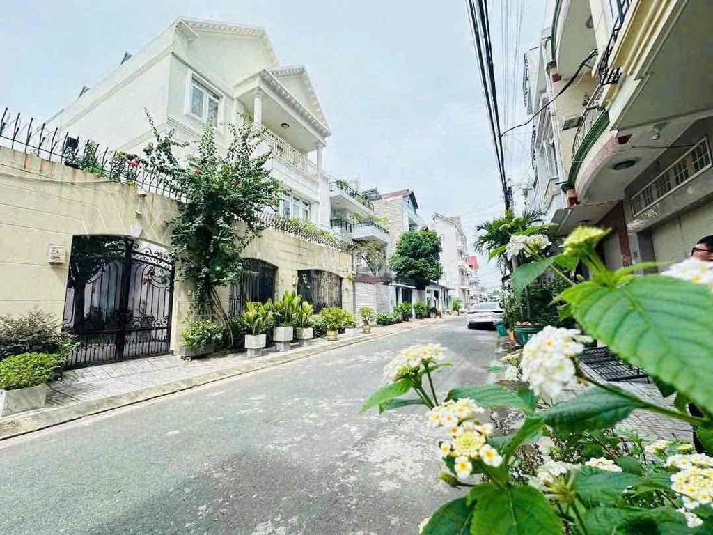 CHO THUÊ BIỆT THỰ ĐẸP SANG TRỌNG 500m2  KHU DÂN CƯ D2D