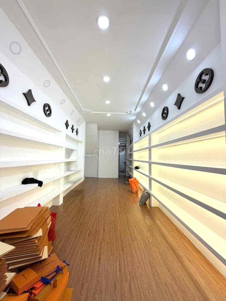 CHO THUÊ NHÀ MẶT TIỀN ĐÔNG ĐÚC -HÀN HẢI NGUYÊN-QUẬN 11