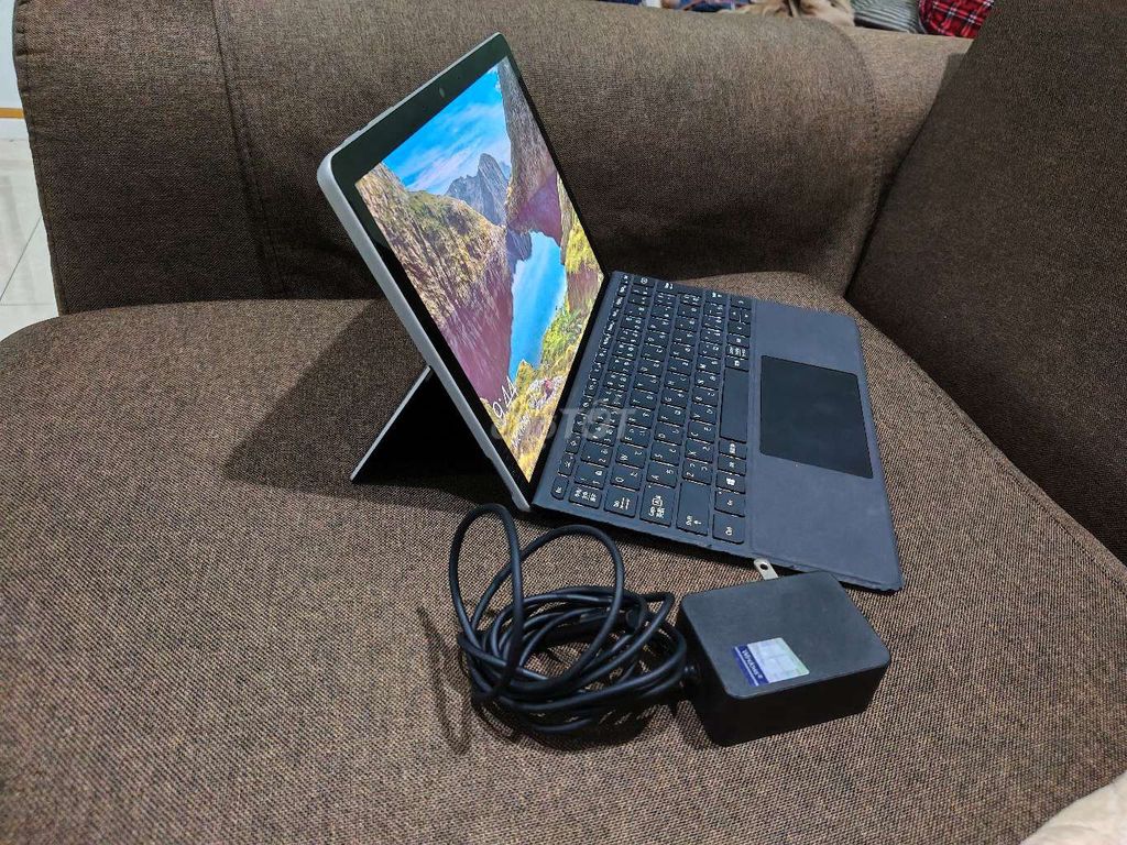 Microsoft Surface Go 2 Bạc 4GB/64GB. Mua bán Máy tính bảng tại Quận Tây Hồ Hà Nội được đăng bởi Hiếu Minh hình 1