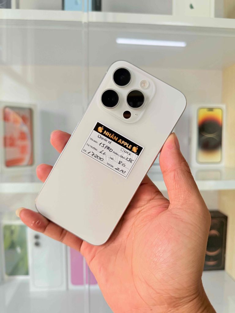 IPHONE 15 PRO 256gb TRẮNG QT ZIN ÁP ĐẸP 98%. Mua bán Điện thoại tại Thành phố Cà Mau Cà Mau được đăng bởi NHAN APPLE hình 1