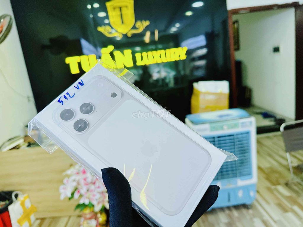 iPhone 17 Pro Max 512G Trắng new seal VN CÓ SẴN. Mua bán Điện thoại tại Quận Hải Châu Đà Nẵng được đăng bởi Hoàng Anh Tuấn hình 1