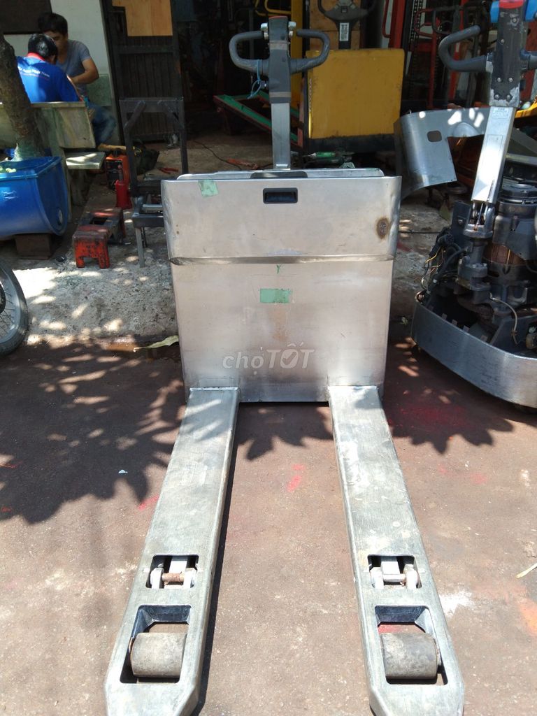 Cần thanh lý nhanh xe nâng điện inox tải 2000kg