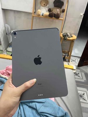 Ipad pro 11inch 2018. Mua bán Máy tính bảng tại Thành phố Thủ Dầu Một Bình Dương được đăng bởi danny