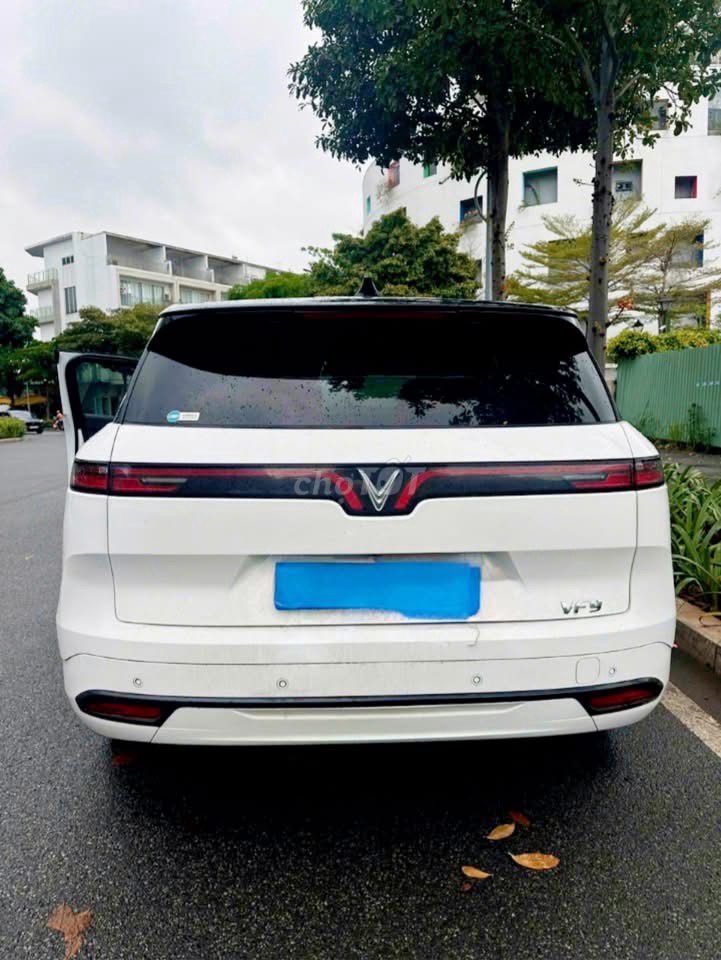 VinFast VF9 Plus 2025 6S trần kính. Mua bán Ô tô tại Huyện Hoài Đức Hà Nội được đăng bởi Duoc Nguyen hình 4