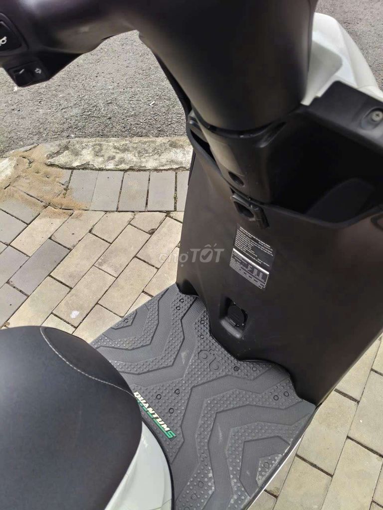 Xe máy điện DATBIKE QUANTUM S3 2025 Trắng. Mua bán Xe điện tại Quận Tân Phú Tp Hồ Chí Minh được đăng bởi Ivy Trần hình 8