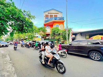 Tòa nhà 4 lầu có hầm xe đang khai thác quán cf mới tinh kinh doanh. Mua bán văn phòng, mặt bằng kinh doanh tại Quận Ninh Kiều Cần Thơ được đăng bởi Quang