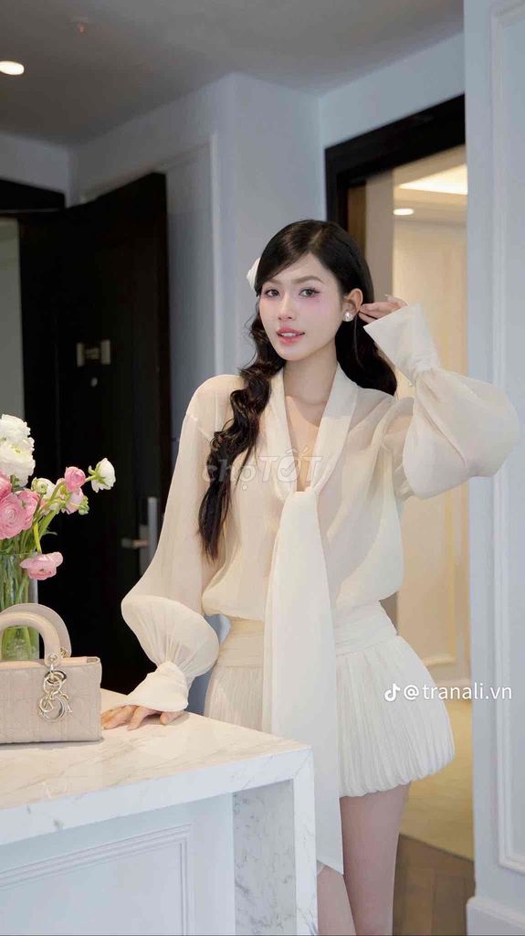Set áo sơ mi chân váy voan nữ. Mua bán Quần áo tại Huyện Thanh Thuỷ Phú Thọ được đăng bởi Ngân Hà hình 1