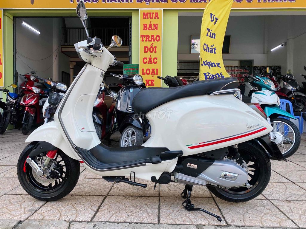 Piaggio Vespa ABS Carbon 2019 Đk 2020 siêu lướt✅. Mua bán Xe máy tại Quận Ninh Kiều Cần Thơ được đăng bởi Hiếu Xe máy Tân Liên Hưng 2 hình 2
