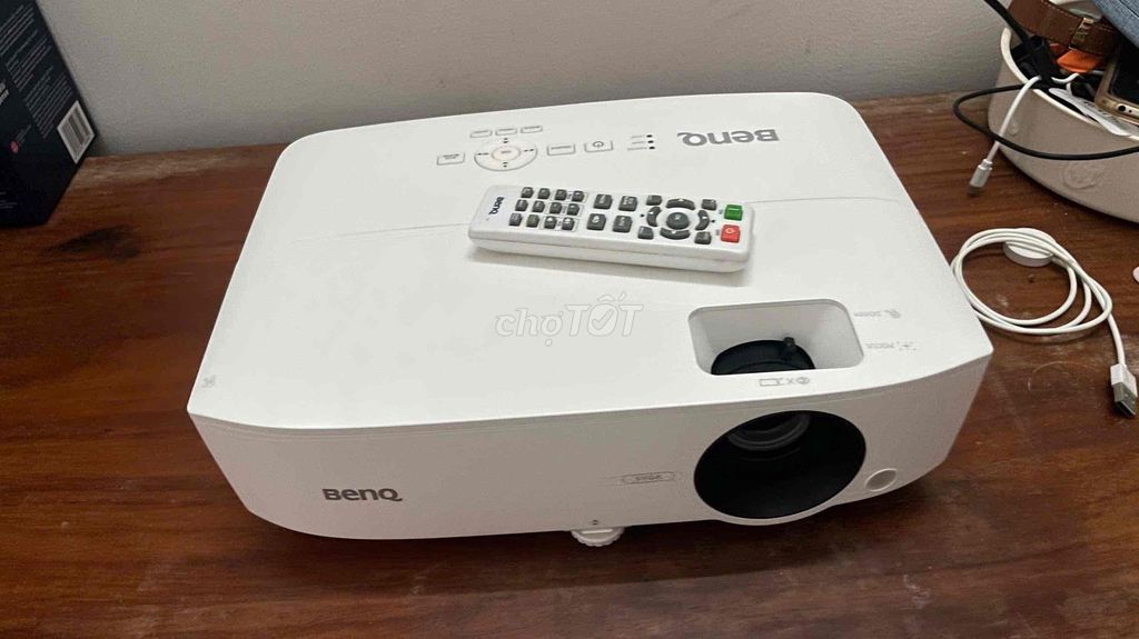 Máy chiếu BenQ Trắng Còn mới. Mua bán Đồ dùng văn phòng tại Thành phố Vũng Tàu Bà Rịa - Vũng Tàu được đăng bởi Đồ Điện Tử Gia Đình Vũng Tàu hình 1