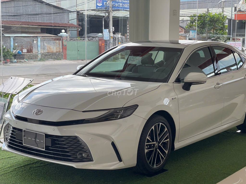 Toyota Camry 2025 2.5HEV MID 2025 giá 1.310 triệu. Mua bán Ô tô tại Huyện Bình Chánh Tp Hồ Chí Minh được đăng bởi TRANGTRAN TOYOTA AN THÀNH hình 4