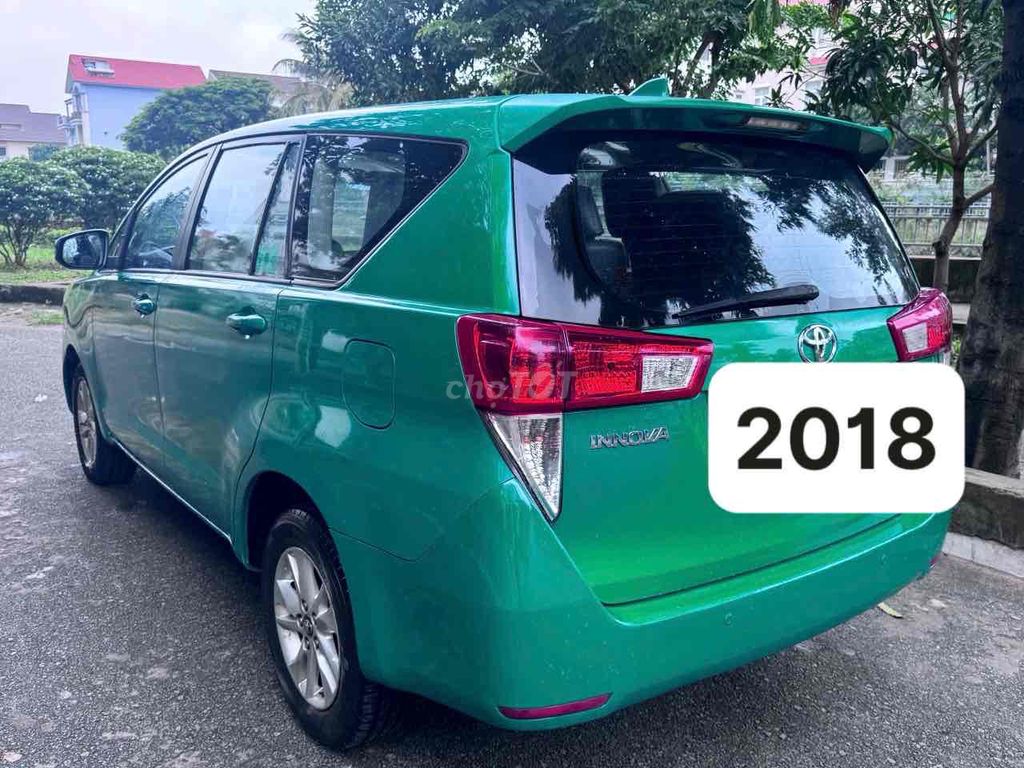 Toyota Innova E 2018 Синий
