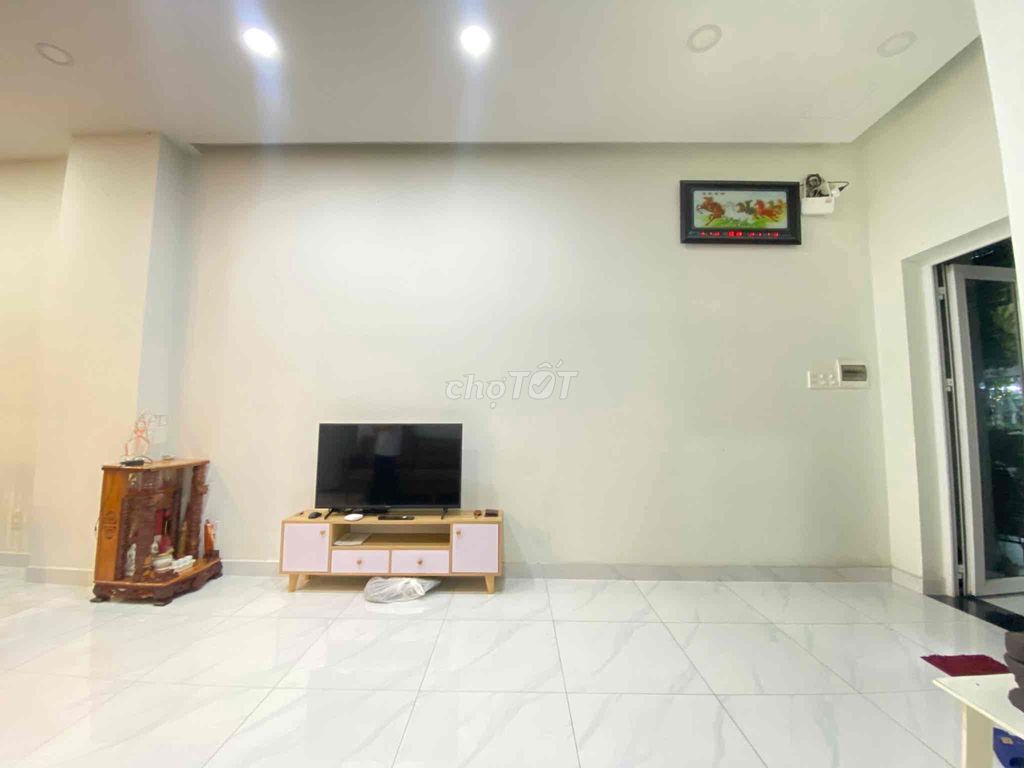 Cho thuê nhà phố Riovista Khang Điền, Phước Long B, 75m2/14 Tr