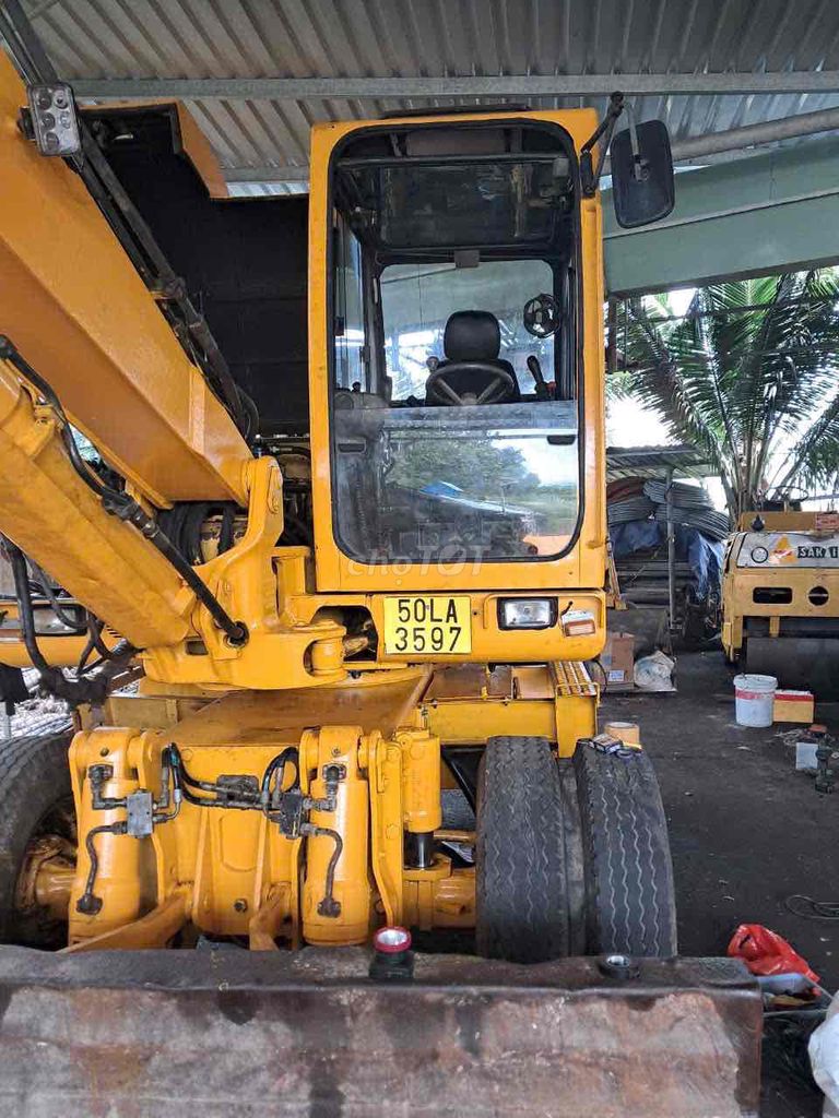 Máy xúc Komatsu 50LA-3597 Vàng. Mua bán Phương tiện khác tại Huyện Củ Chi Tp Hồ Chí Minh được đăng bởi Phạm Công Nhựt hình 4