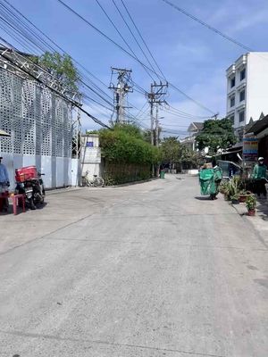 9x25 (thổ cư) - Giáp ranh Bình Chánh - Gần QL1A. (Ko mồ mã, ko QH). Mua bán đất tại Huyện Bến Lức Long An được đăng bởi Ly Trong Nhan
