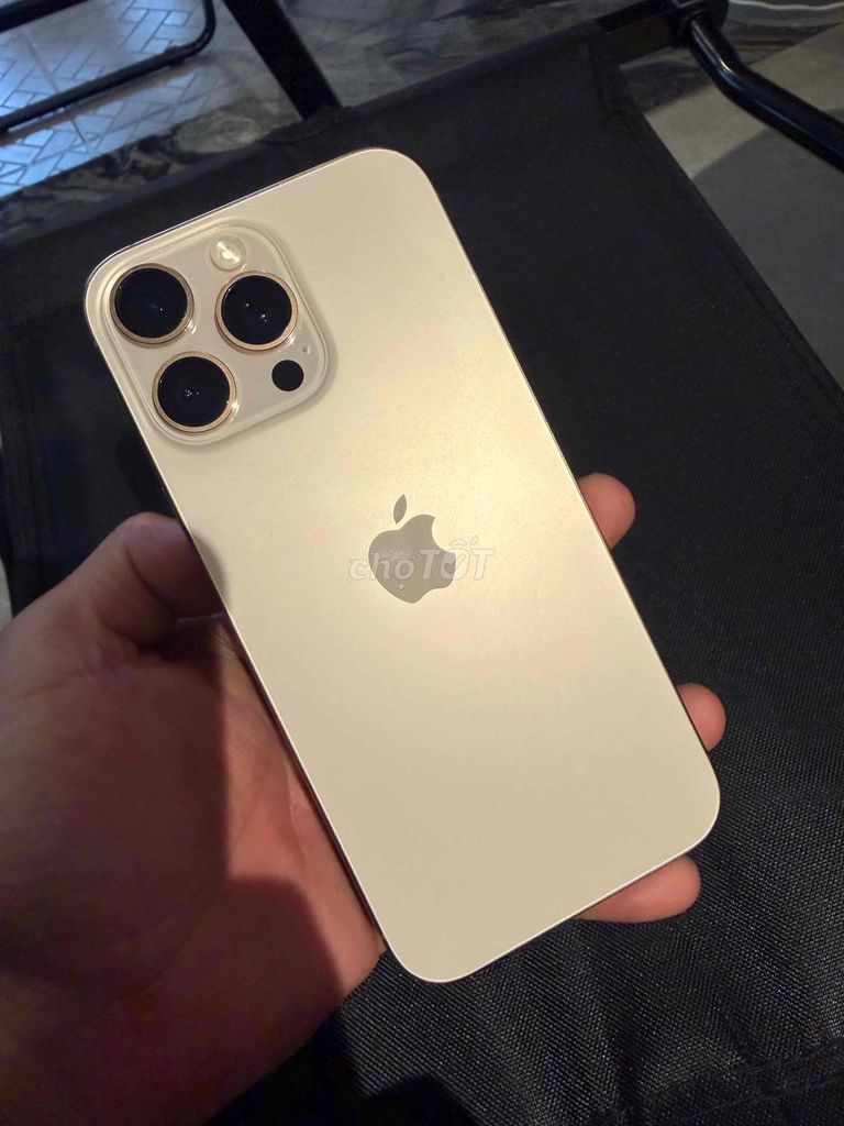 iPhone 16 Pro Max 256GB Vàng 98%. Mua bán Điện thoại tại Thành phố Đà Lạt Lâm Đồng được đăng bởi LỘC ĐÀ LẠT hình 1