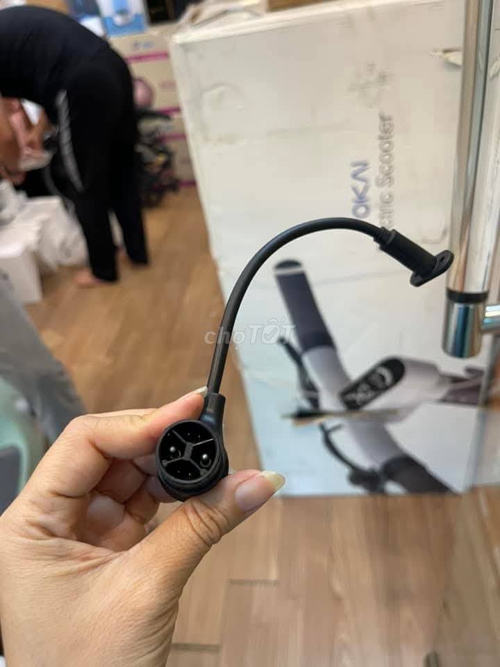 Xe điện gấp gọn OKAI EA10 màu trắng. Mua bán Xe điện tại Quận 5 Tp Hồ Chí Minh được đăng bởi Bảo Huỳnh Vĩnh hình 7