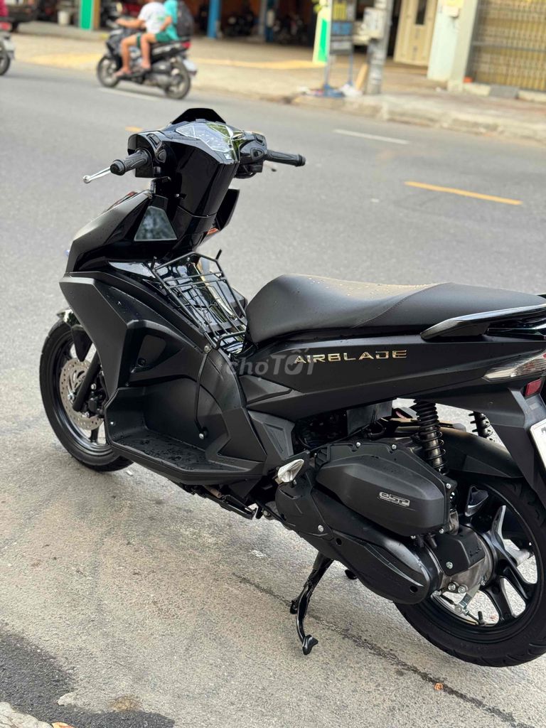 air blade đen nhám ( nợ xấu tra trươc 8t5 nhân xe