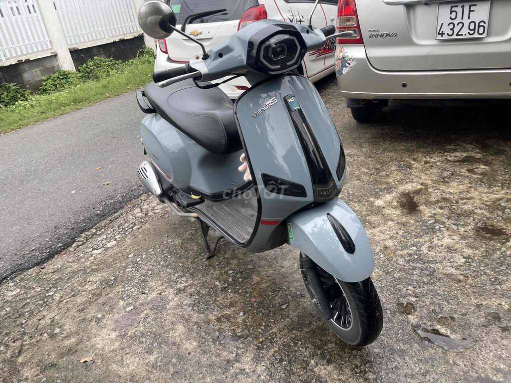 Vespa 50cc 2024 серый, б/у