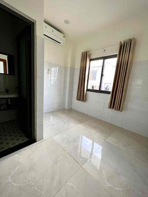 PHÒNG MÁY LẠNH CỬA SỔ THOÁNG MÁT. GẦN GIGAMALL