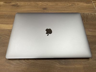 Mac Pro 2018 GRAY i7-2.6 / 16G / 512G - 560X 4G